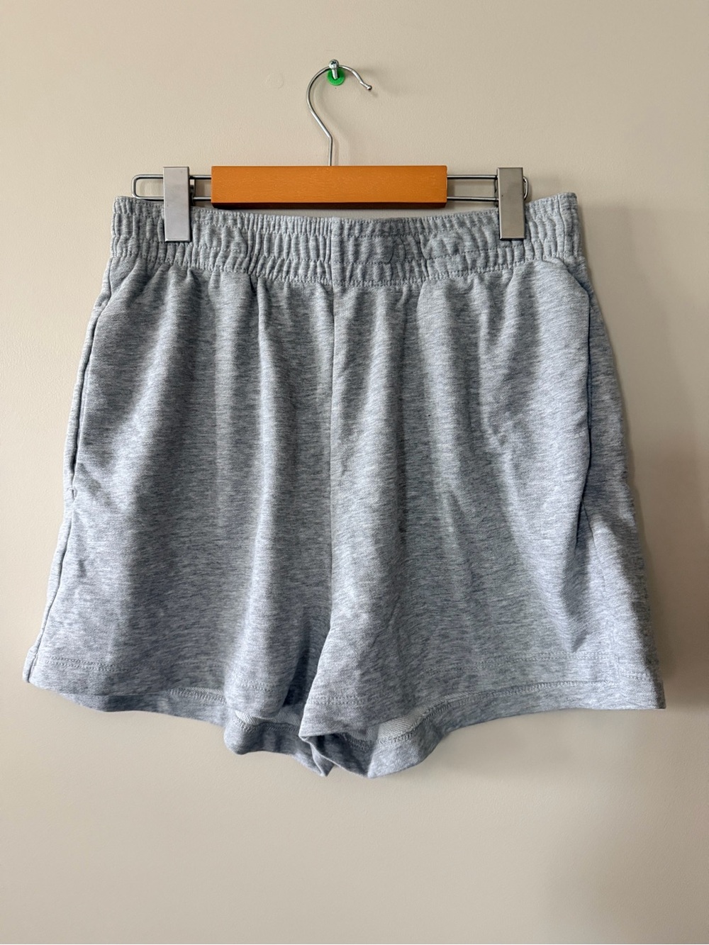 H&M - Women’s Heathered Grey Casual Elastic-Waist Shorts